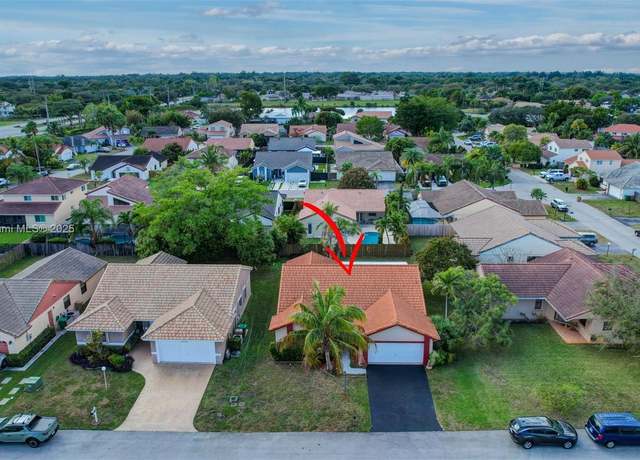 Property at 5911 Epsom Ln, Davie, FL 33331, 3 beds, 2 baths