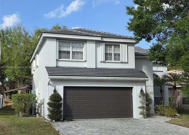 Property at 10766 Crescendo Cir, Boca Raton, FL 33498, 3 beds, 2.5 baths