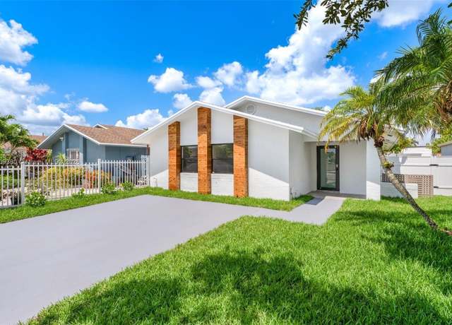Property at 21032 SW 121st Ave, Miami, FL 33177, 3 beds, 2 baths