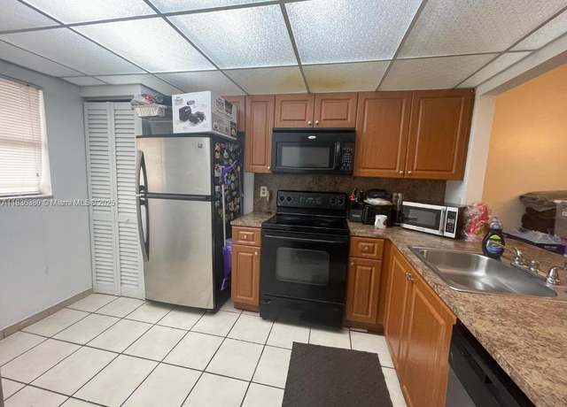 Property at 911 NE 209th Ter #106, Miami, FL 33179, 3 beds, 2 baths