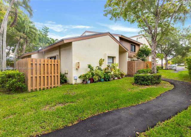 Property at 10929 SW 113th Pl Unit 73A, Miami, FL 33176, 3 beds, 2 baths