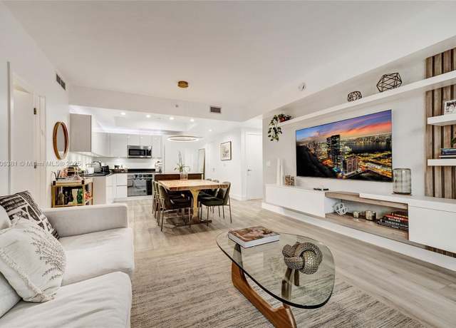 Property at 1010 Brickell Ave #4009, Miami, FL 33131, 2 beds, 2 baths