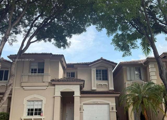 Property at 11218 NW 73rd Ter, Doral, FL 33178, 4 beds, 3 baths