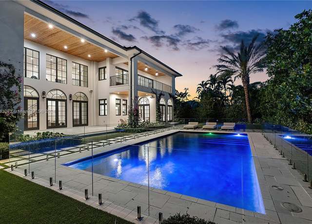 Property at 406 Tamarind Dr, Hallandale Beach, FL 33009, 6 beds, 6.5 baths
