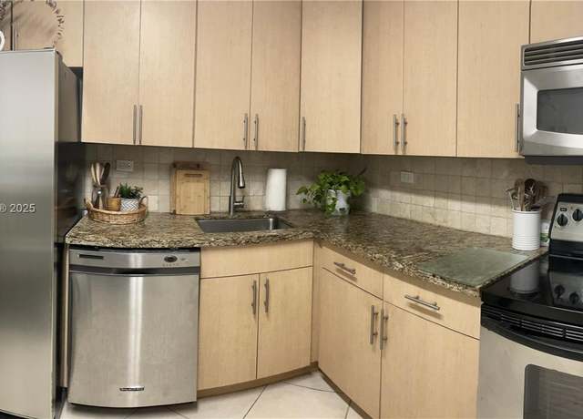 Property at 5555 Collins Ave Unit 6T, Miami Beach, FL 33140, 2 beds, 2 baths