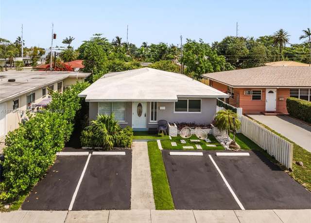 Property at 805 NE 6th St, Hallandale Beach, FL 33009, 8 beds, 4 baths