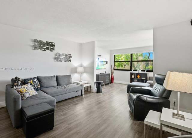 Property at 10451 Sunrise Lakes Blvd #203, Sunrise, FL 33322, 2 beds, 2 baths