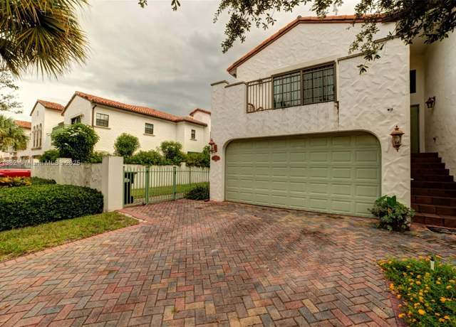 Property at 2916 Hidden Harbour Ct, Dania Beach, FL 33312, 3 beds, 2.5 baths