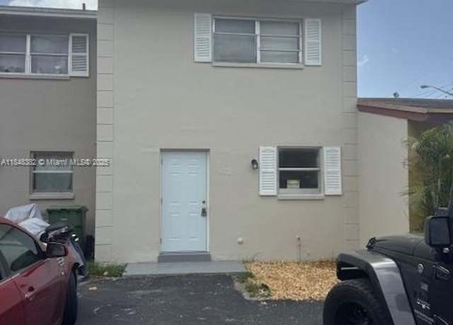 Property at 952 NW 24th Ave, Fort Lauderdale, FL 33311, 1 bed, 1.5 baths