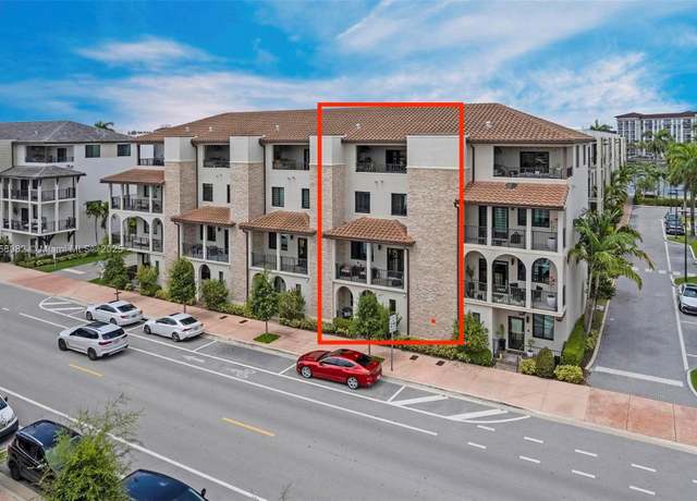 Property at 4690 NW 84th Ave, Doral, FL 33166, 3 beds, 4 baths