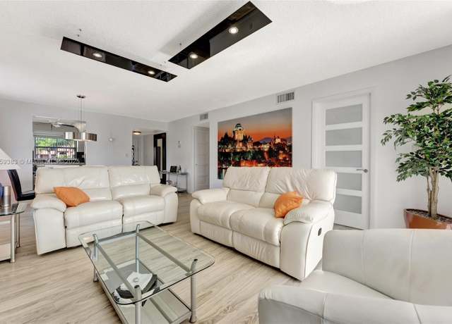 Property at 9481 Sunrise Lakes Blvd #210, Sunrise, FL 33322, 2 beds, 2 baths
