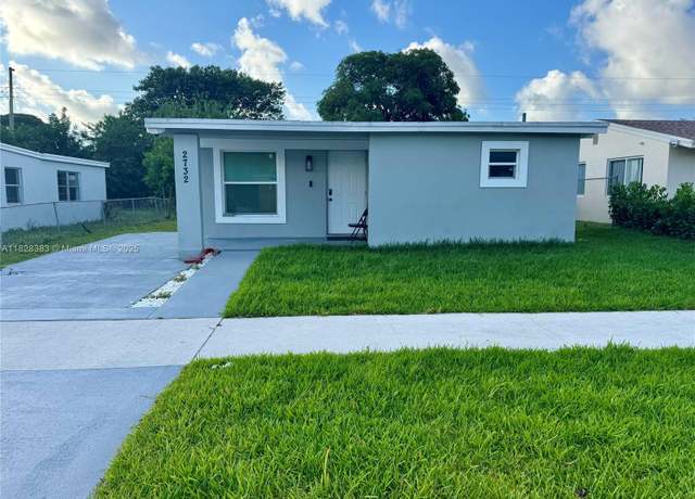 Property at 2732 NW 4th Ct, Pompano Beach, FL 33069, 3 beds, 3 baths