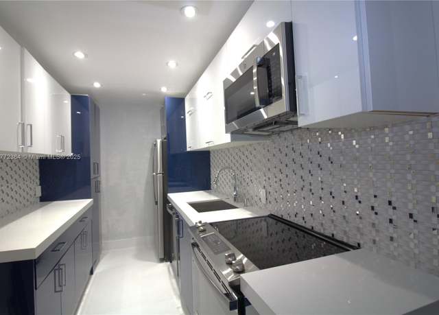 Property at 1251 NE 108th St #405, Miami, FL 33161, 2 beds, 2.5 baths