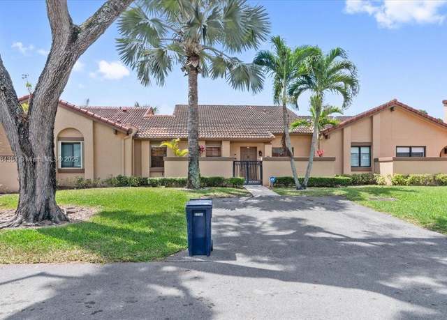 Property at 6638 NW 180th Ter, Hialeah, FL 33015, 2 beds, 2 baths