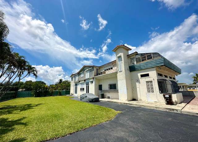 Property at 366 W 12th St, Hialeah, FL 33010, 6 beds, 6.5 baths
