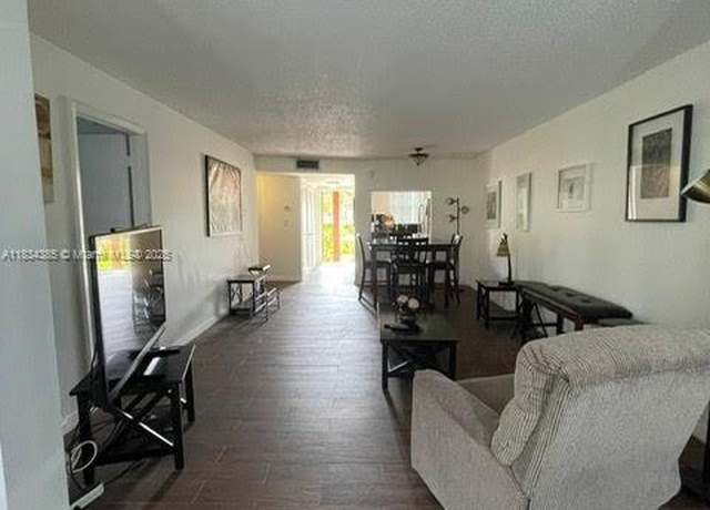 Property at 3001 E Sunrise Lakes Dr #110, Sunrise, FL 33322, 2 beds, 2 baths