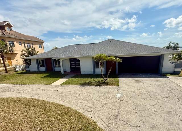 Property at 111 E North Shore Ave, Fort Myers, FL 33917, 4 beds, 3 baths
