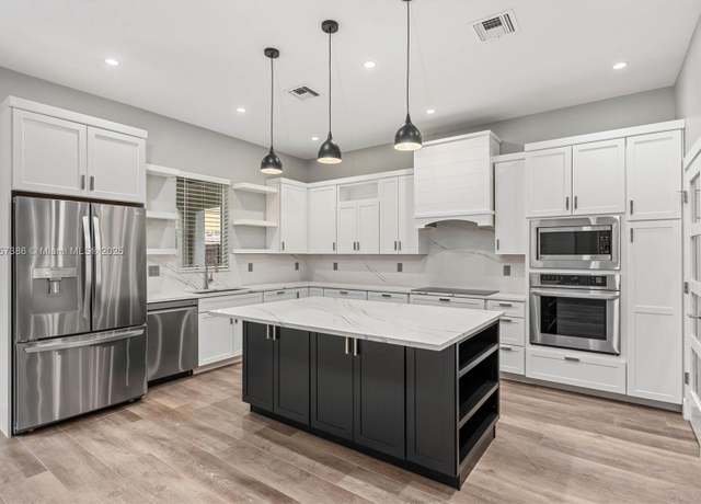 Property at 2431 NE 20th Ave, Lighthouse Point, FL 33064, 6 beds, 6 baths