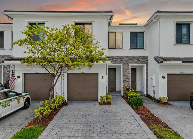 Property at 23365 SW 110th Ct, Homestead, FL 33032, 3 beds, 2.5 baths