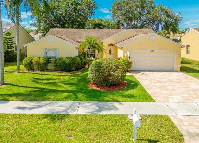 Property at 9760 SW 15th Dr, Davie, FL 33324, 3 beds, 2 baths