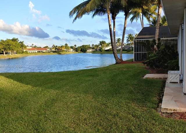 Property at 585 SE 25th Ln, Homestead, FL 33033, 3 beds, 2 baths