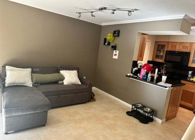 Property at 17455 NW 67th Ct Unit D-17, Hialeah, FL 33015, 1 bed, 1 bath