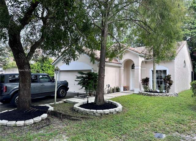 Property at 3947 Jasmine Ln, Coral Springs, FL 33065, 3 beds, 2 baths