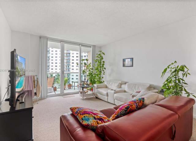 Property at 19380 Collins Ave #621, Sunny Isles Beach, FL 33160, 1 bed, 1.5 baths
