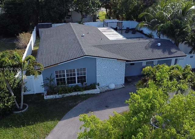 Property at 4420 NW 30th Ct, Lauderdale Lakes, FL 33313, 3 beds, 2 baths