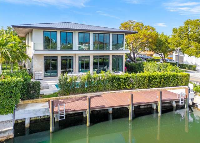 Property at 12575 Palm Rd, North Miami, FL 33181, 7 beds, 6.5 baths