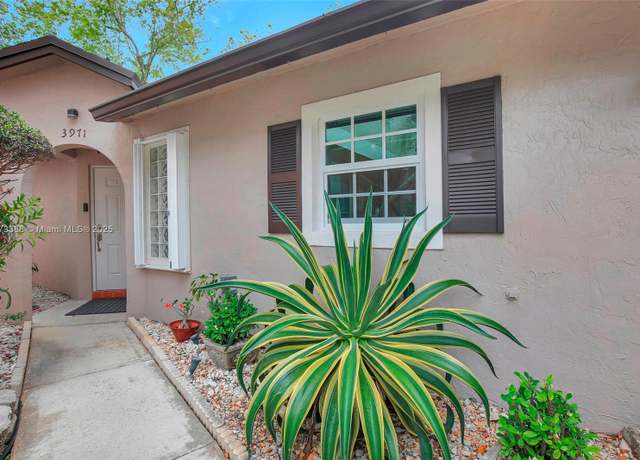 Property at 3971 NW 122nd Ter, Sunrise, FL 33323, 2 beds, 2 baths