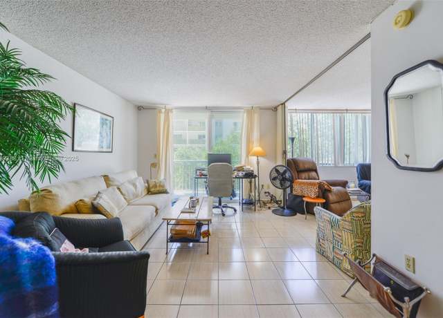 Property at 1345 Lincoln Rd #303, Miami Beach, FL 33139, 2 beds, 2 baths
