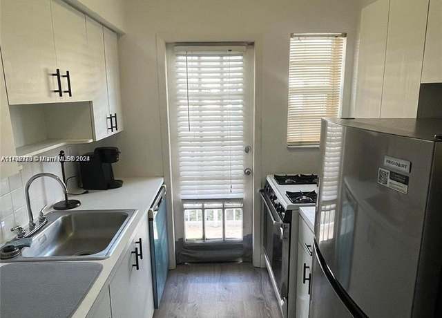 Property at 911 Meridian Ave #202, Miami Beach, FL 33139, 1 bath