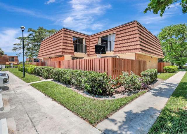 Property at 238 Charter Way #238, West Palm Beach, FL 33407, 2 beds, 2.5 baths