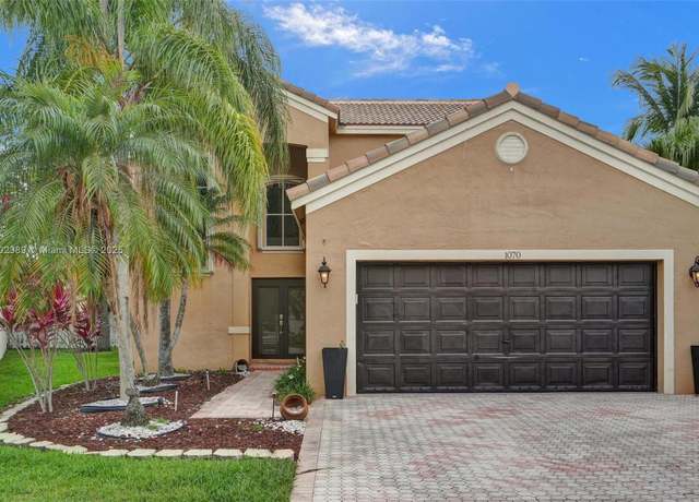 Property at 1070 Briar Ridge Rd, Weston, FL 33327, 4 beds, 2.5 baths