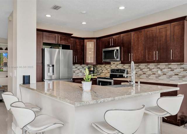 Property at 1070 Briar Ridge Rd, Weston, FL 33327, 4 beds, 2.5 baths