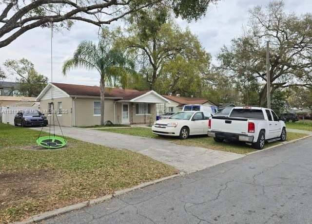Property at 864 Lowell St E, Lakeland, FL 33805, 2 beds, 1 bath
