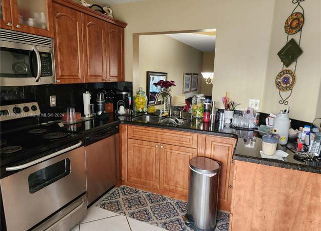 Property at 8260 NW 10th St #2, Miami, FL 33126, 3 beds, 2.5 baths