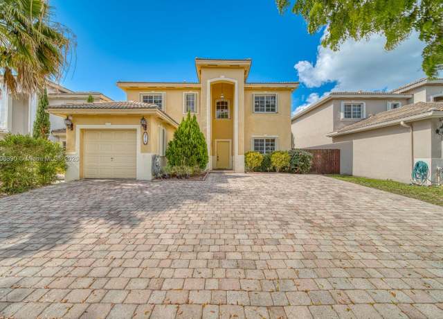 Property at 9018 SW 211th Ln, Cutler Bay, FL 33189, 3 beds, 2.5 baths
