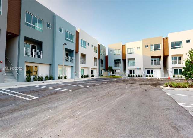 Property at 2555 NE 193rd St #2224, Miami, FL 33180, 2 beds, 2.5 baths