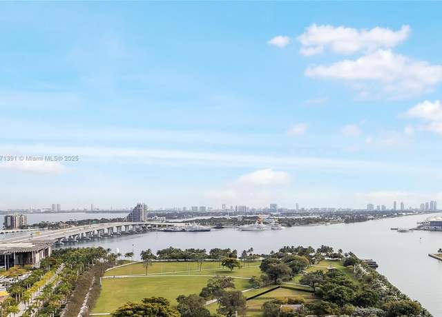 Property at 900 Biscayne Blvd #2104, Miami, FL 33132, 1 bed, 2 baths