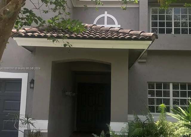 Property at 16546 SW 103rd Ln, Miami, FL 33196, 4 beds, 2.5 baths