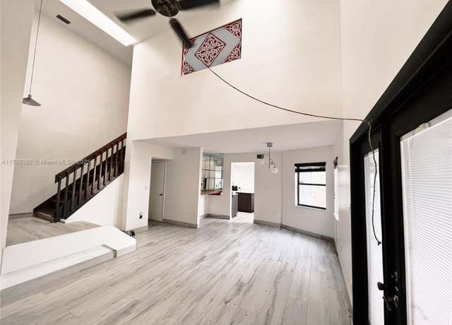 Property at 11263 SW 9th Ct, Pembroke Pines, FL 33025, 2 beds, 2.5 baths