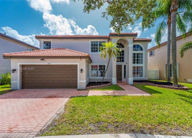 Property at 2635 SW 183rd Ave, Miramar, FL 33029, 5 beds, 3 baths