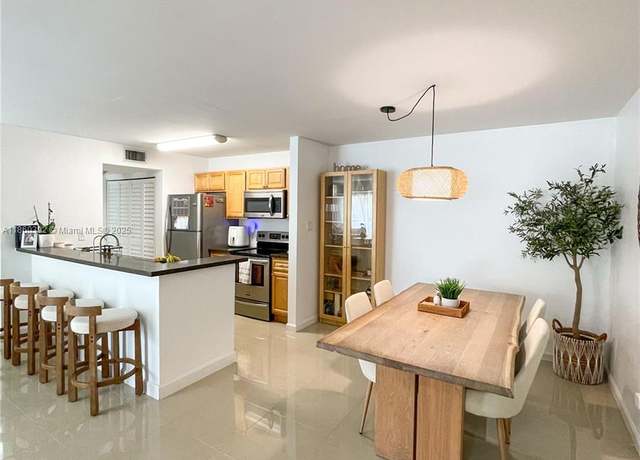 Property at 15821 SW 104th Ter #203, Miami, FL 33196, 2 beds, 2 baths