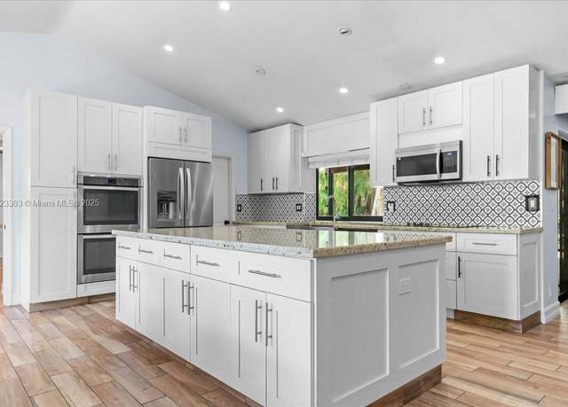 Property at 21784 Little Bear Ln, Boca Raton, FL 33428, 4 beds, 3 baths