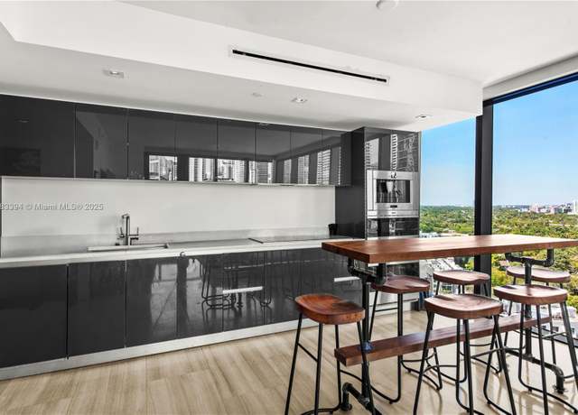 Property at 1451 Brickell Ave #1706, Miami, FL 33131, 1 bed, 1.5 baths