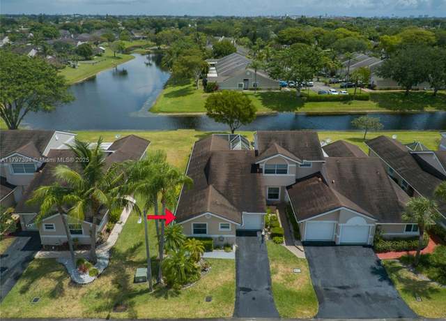 Property at 1248 W Lakes Dr, Deerfield Beach, FL 33442, 3 beds, 2 baths