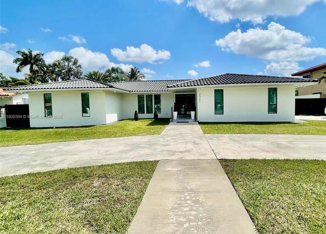 Property at 2721 SW 130th Ave, Miami, FL 33175, 5 beds, 3.5 baths