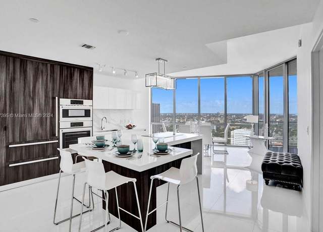 Property at 851 NE 1st Ave #3510, Miami, FL 33132, 1 bed, 2 baths